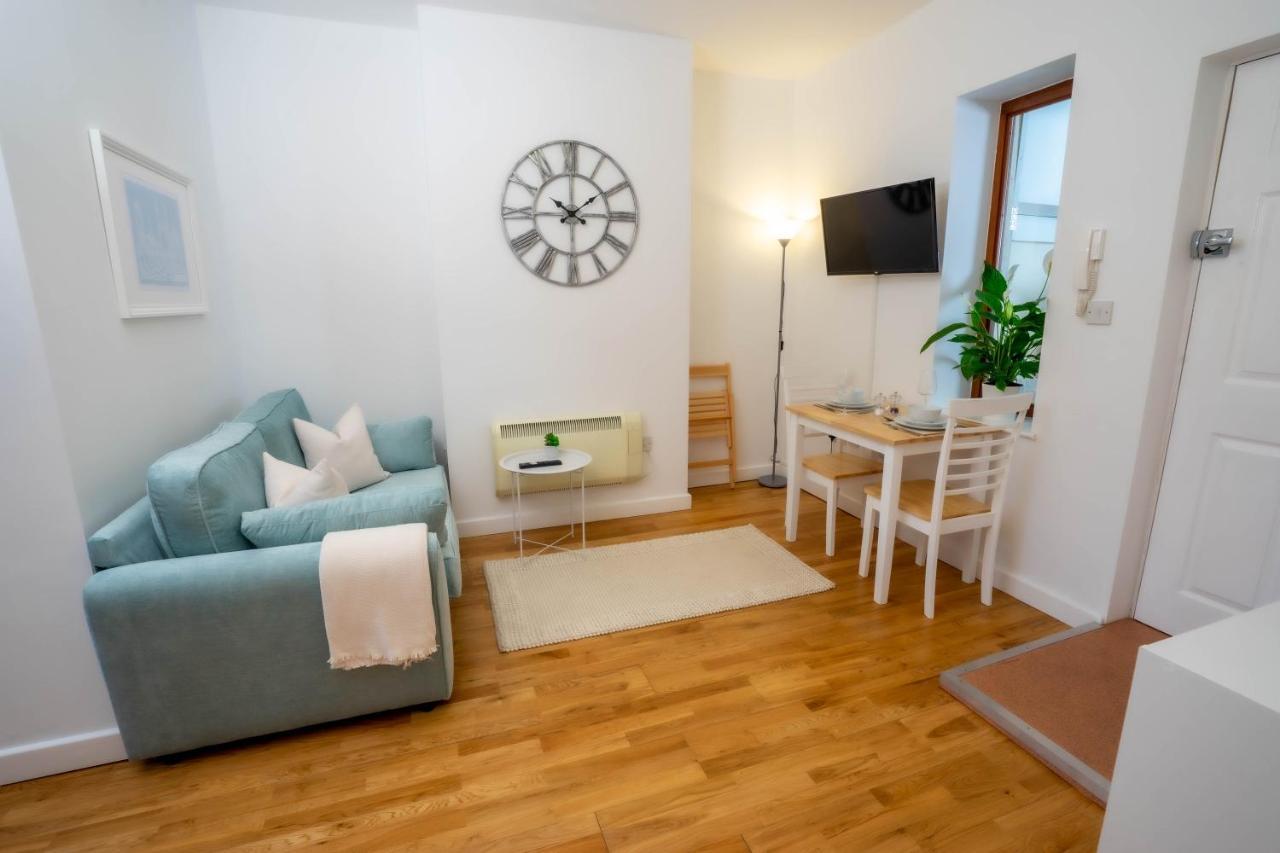 Vibrant City Centre - King Bed, Entire Apartment เคมบริดจ์ ภายนอก รูปภาพ